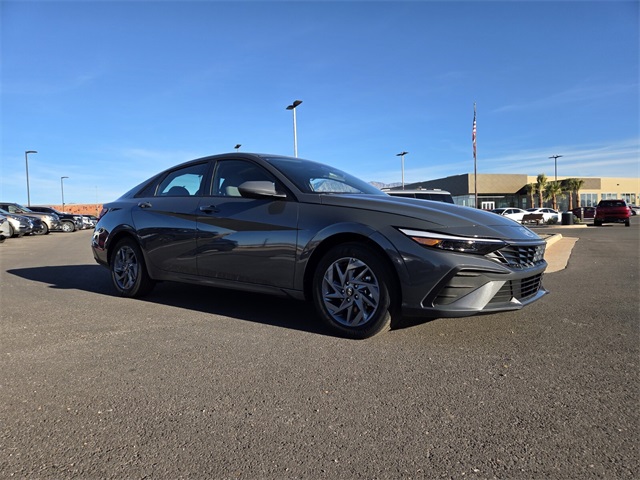 2026 Hyundai Elantra Hybrid Blue photo 2