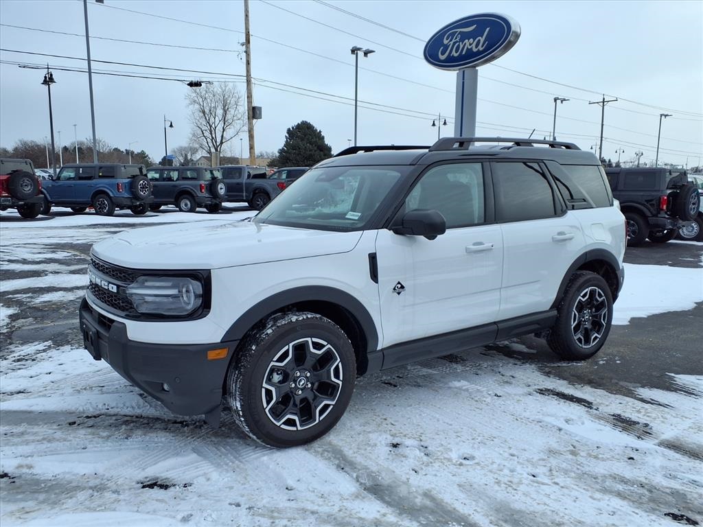 2025 Ford Bronco Sport Outer Banks's photo