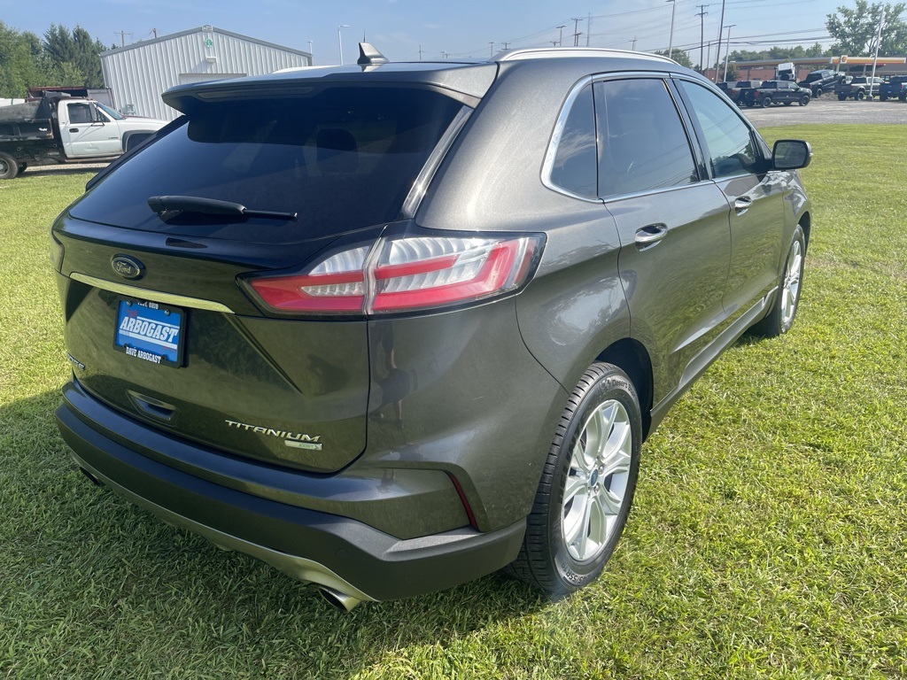 2020 Ford Edge Titanium photo 10