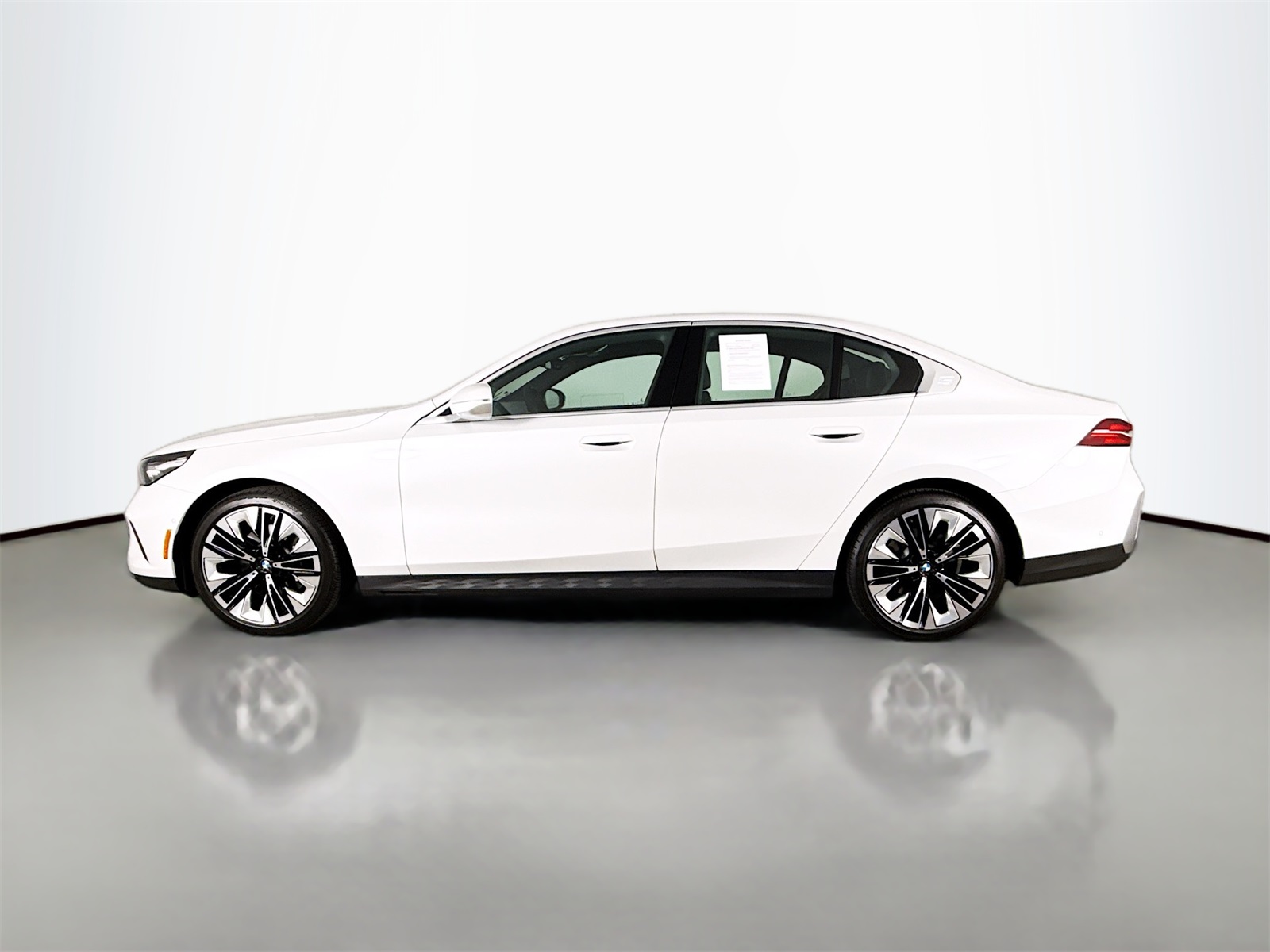 2025 Bmw 530i photo 4