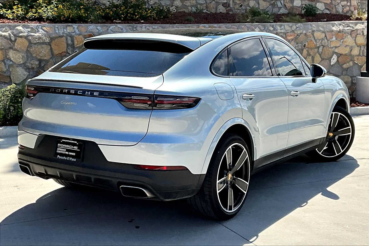 2021 Porsche Cayenne Coupe photo 7