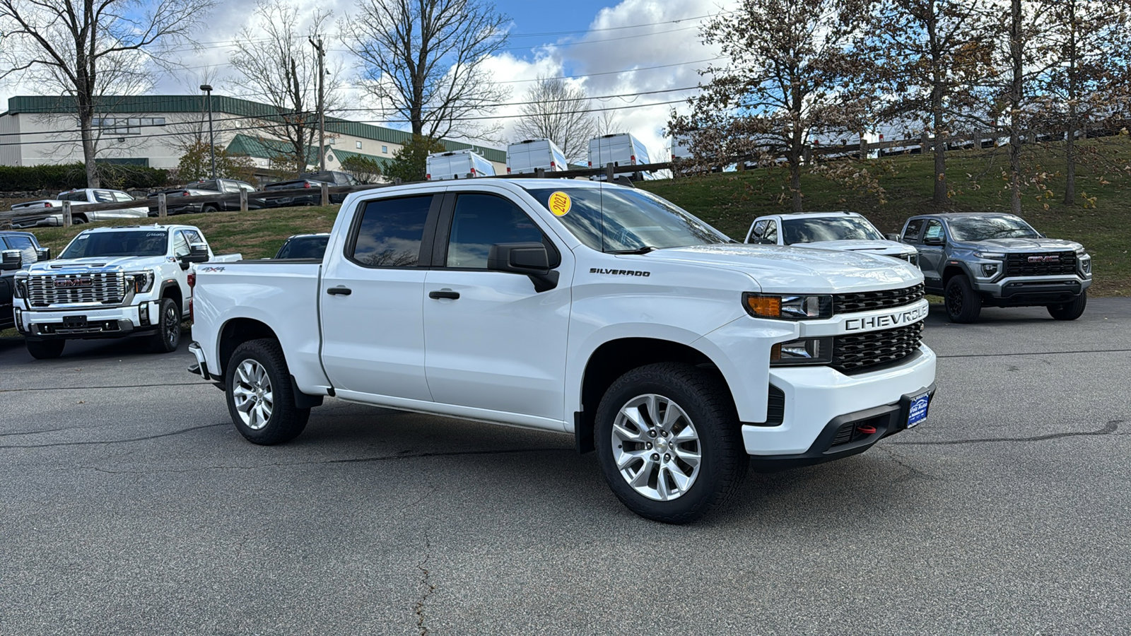 2021 Chevrolet Silverado 1500 Custom photo 2