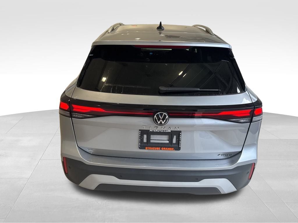 2025 Volkswagen Tiguan SE photo 4