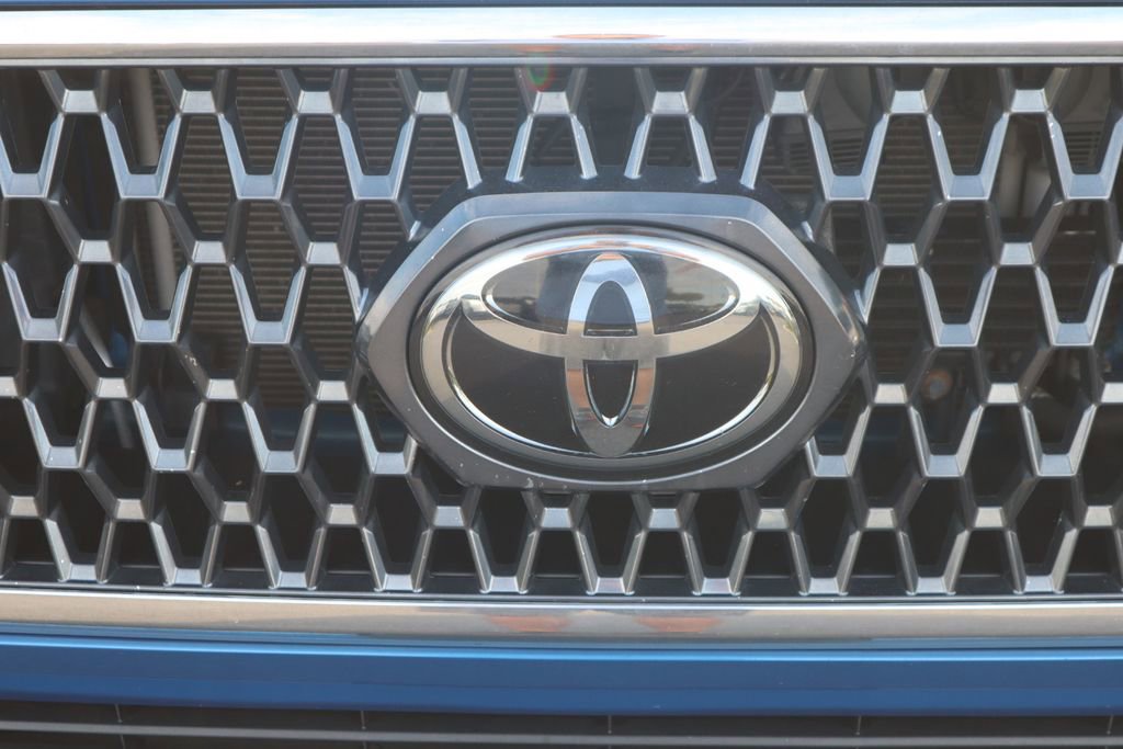 2018 Toyota Tacoma TRD Sport photo 34