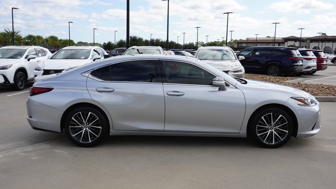 2023 Lexus ES 350 photo 4