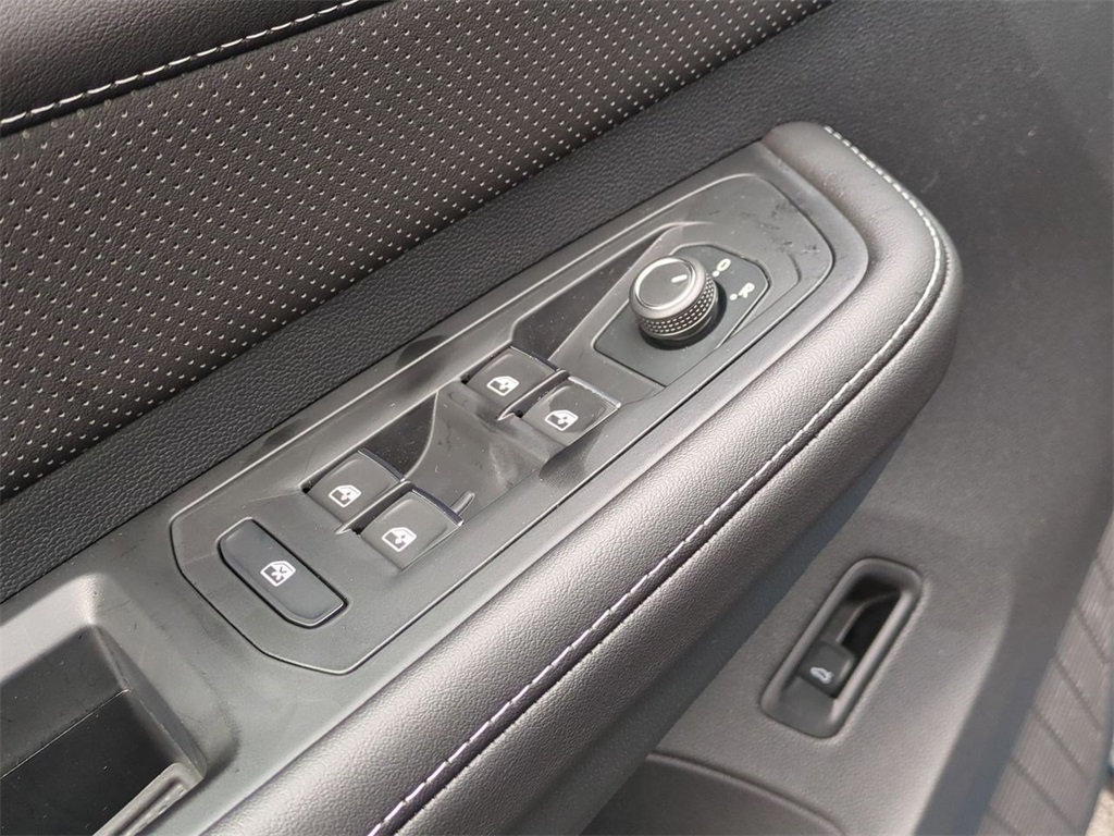2025 Volkswagen Atlas Cross Sport SEL R-Line photo 23