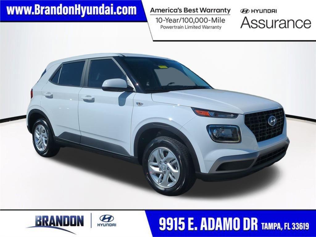 2026 Hyundai Venue SE's photo