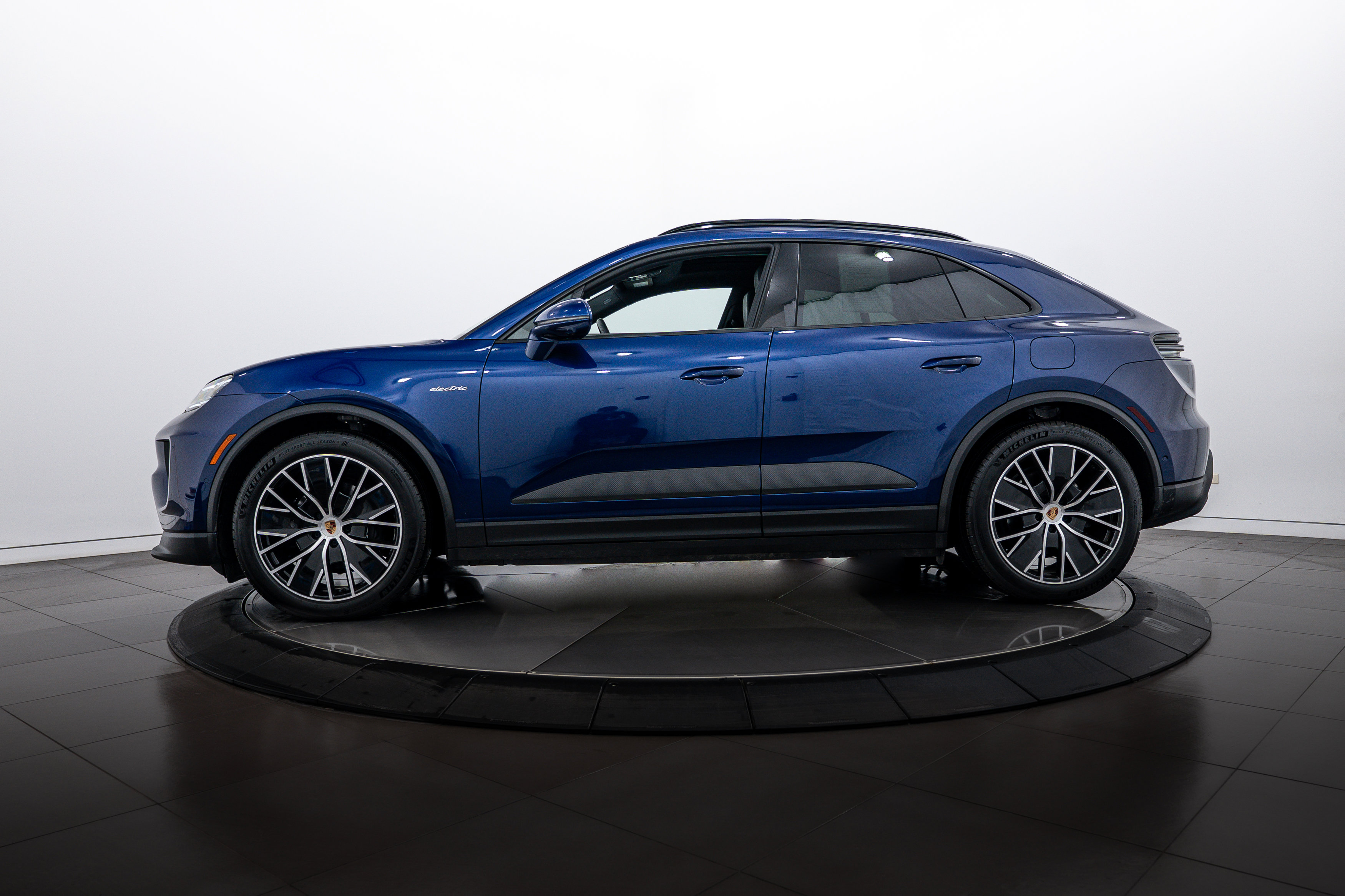 Certified 2025 Porsche Macan Base with VIN WP1AA2XA7SL002353 for sale in Highland Park, IL
