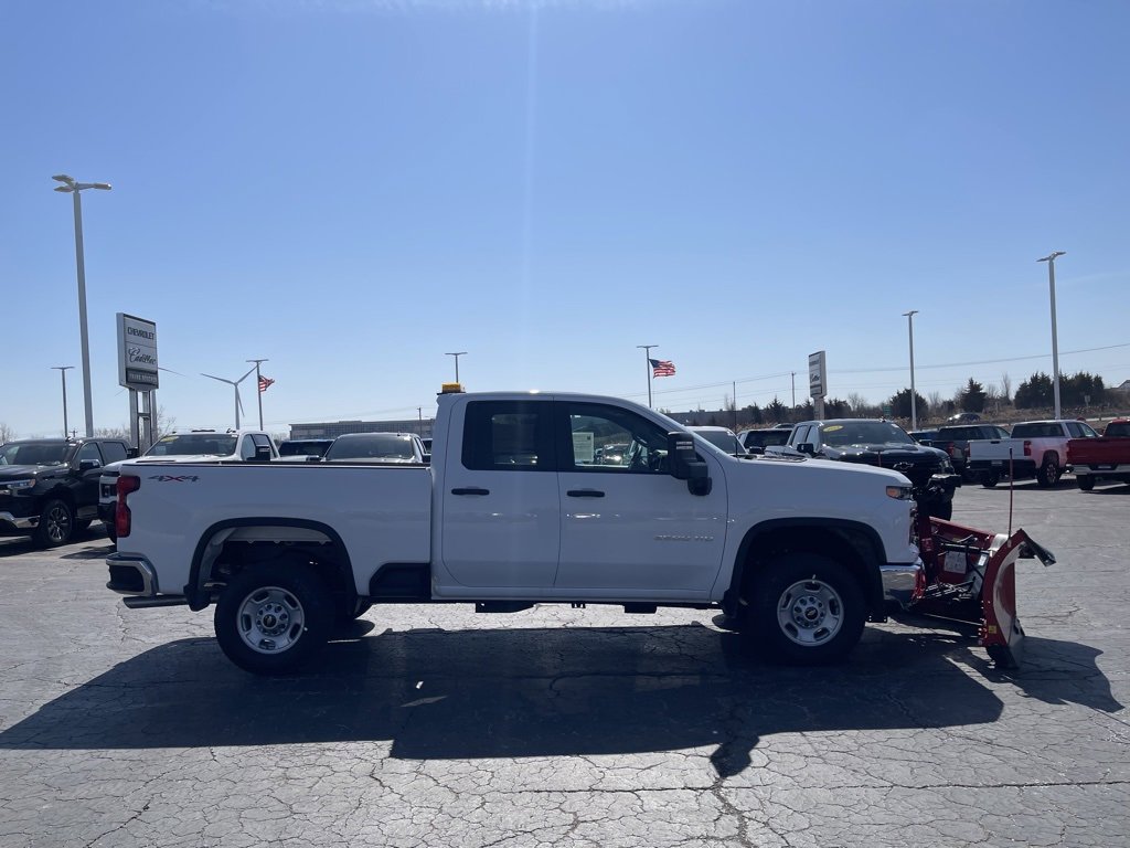 2025 Chevrolet Silverado 2500HD photo 2