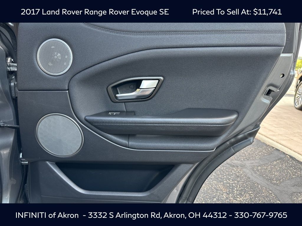2017 Land Rover Range Rover Evoque SE photo 26