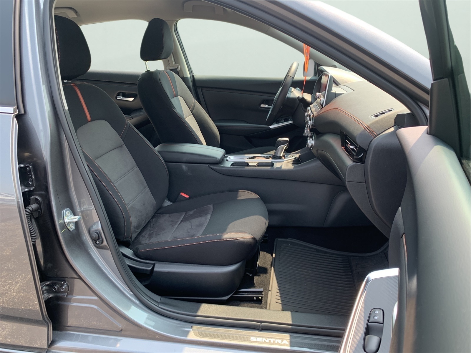 2023 Nissan Sentra SR photo 22