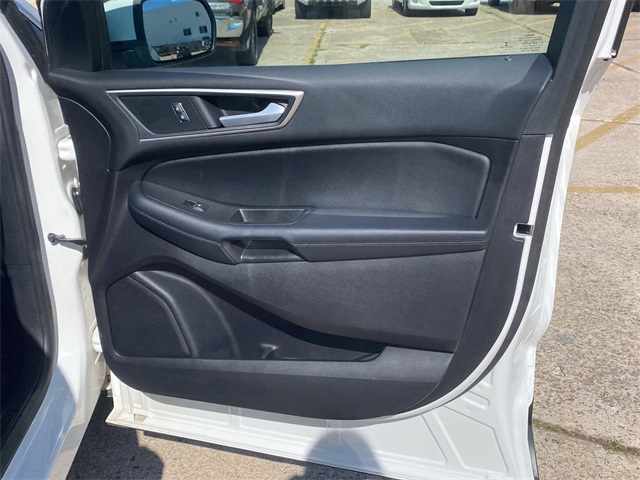 2021 Ford Edge SEL photo 10