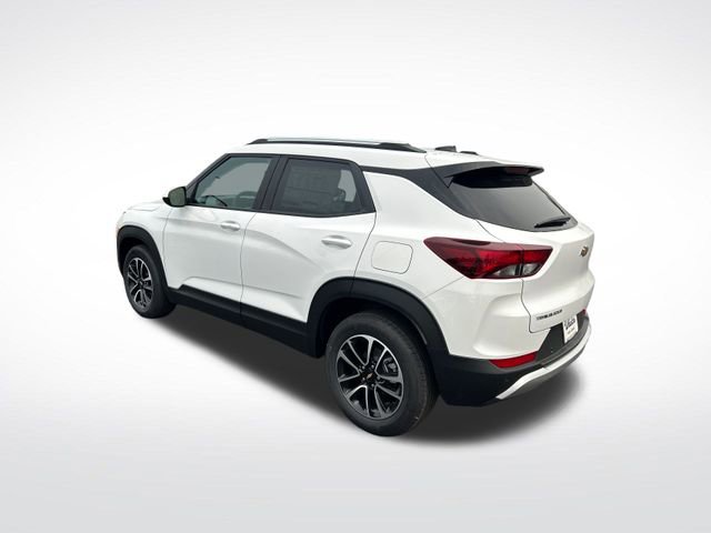 2025 Chevrolet Trailblazer LT photo 3