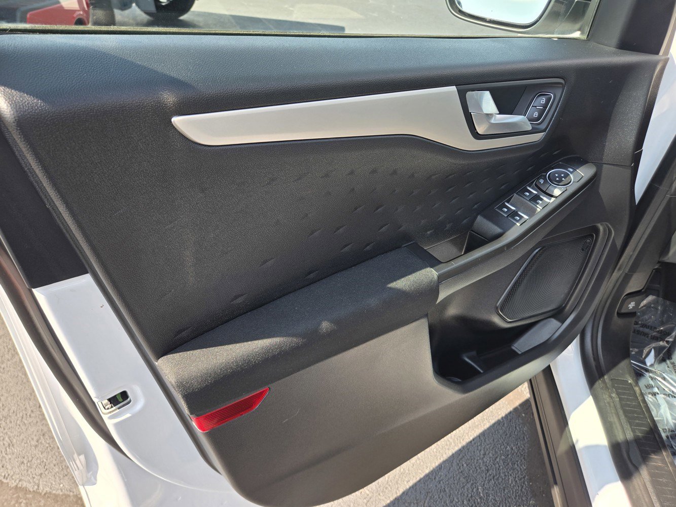 2020 Ford Escape SE Sport Hybrid photo 31