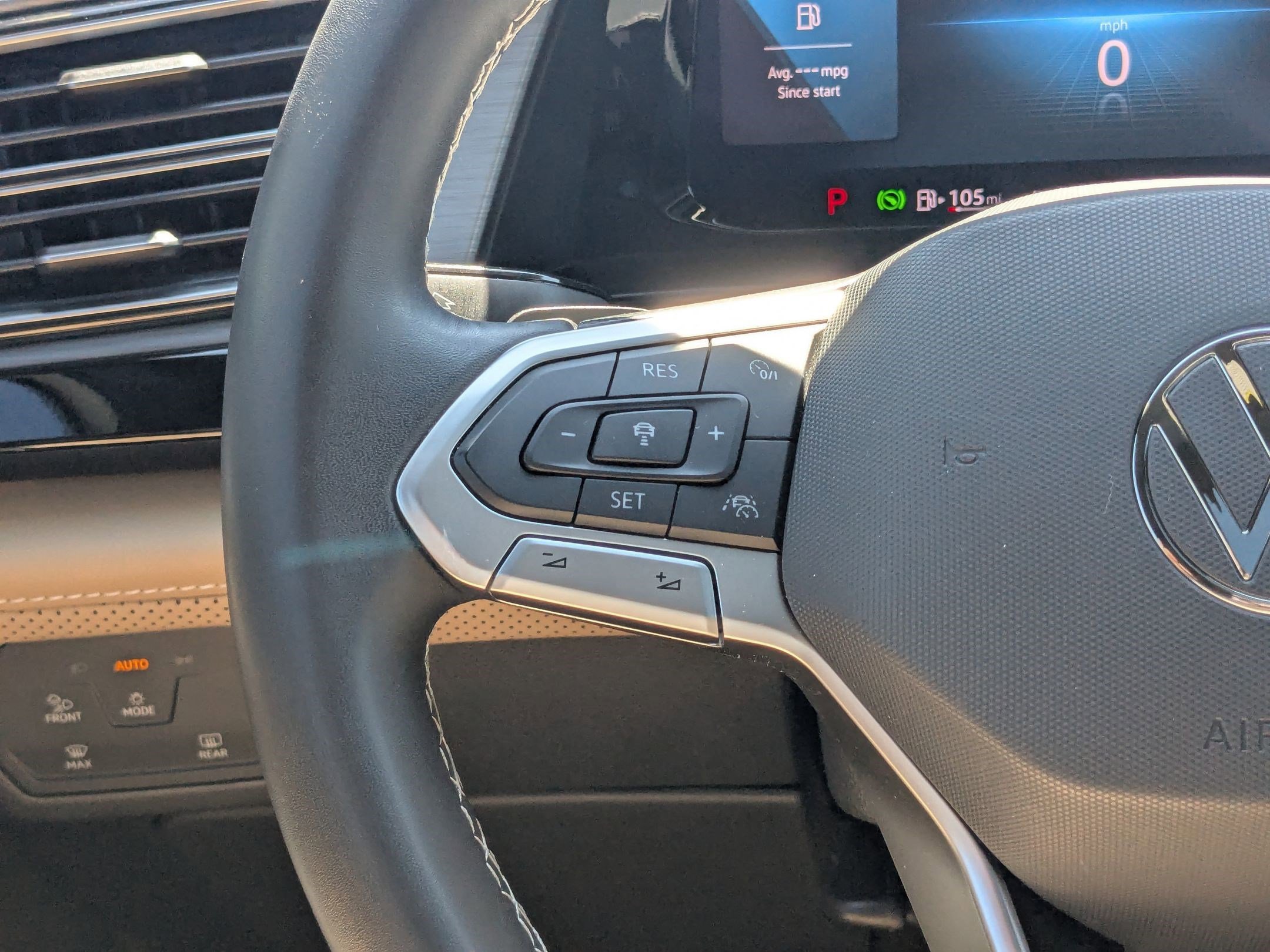 2024 Volkswagen Atlas Cross Sport SE Technology photo 13