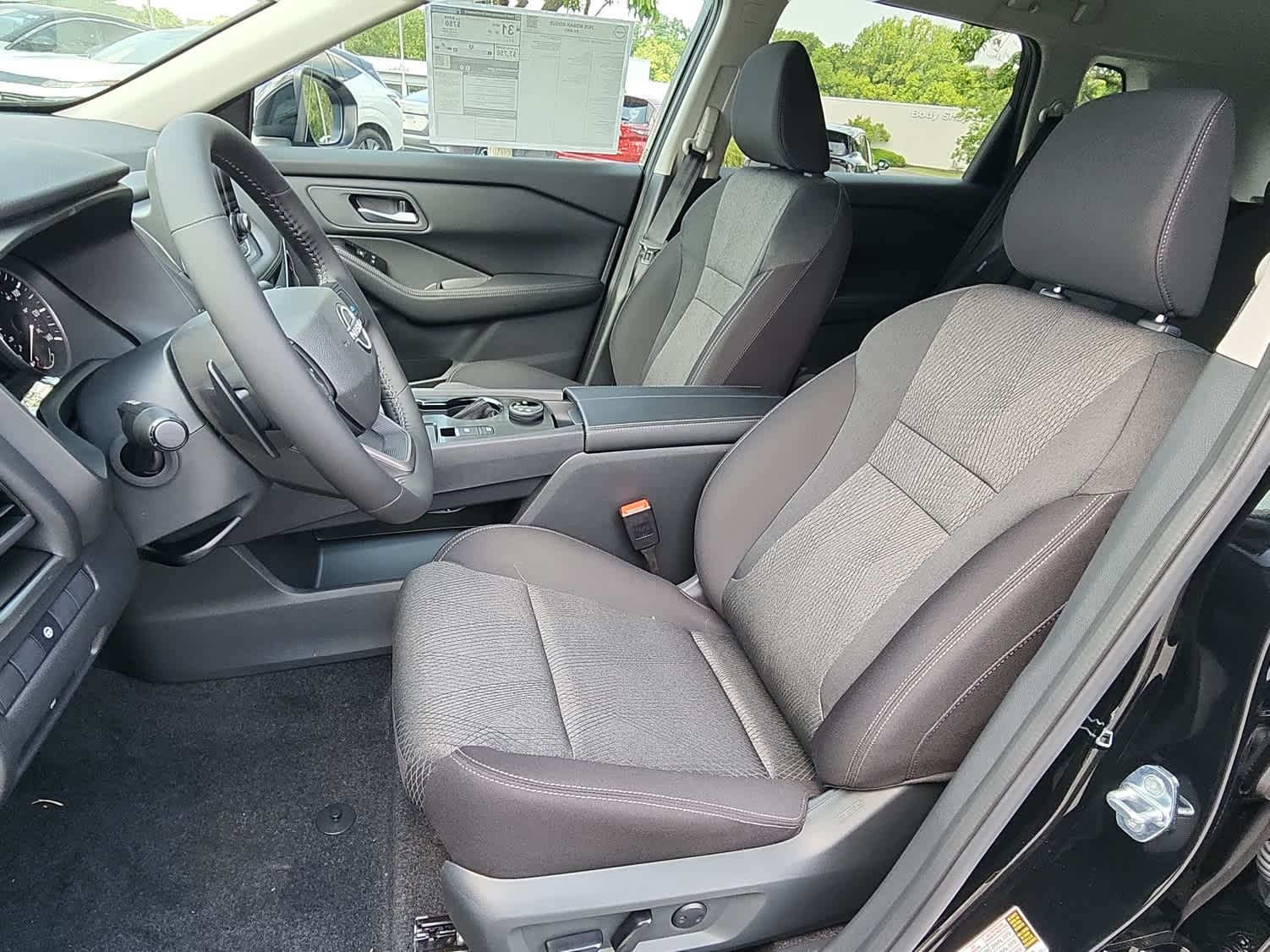 2026 Nissan Rogue SV photo 10
