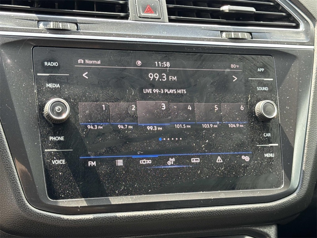 2022 Volkswagen Tiguan SE photo 3