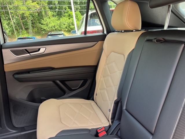 2025 Volkswagen Atlas Cross Sport SE photo 14