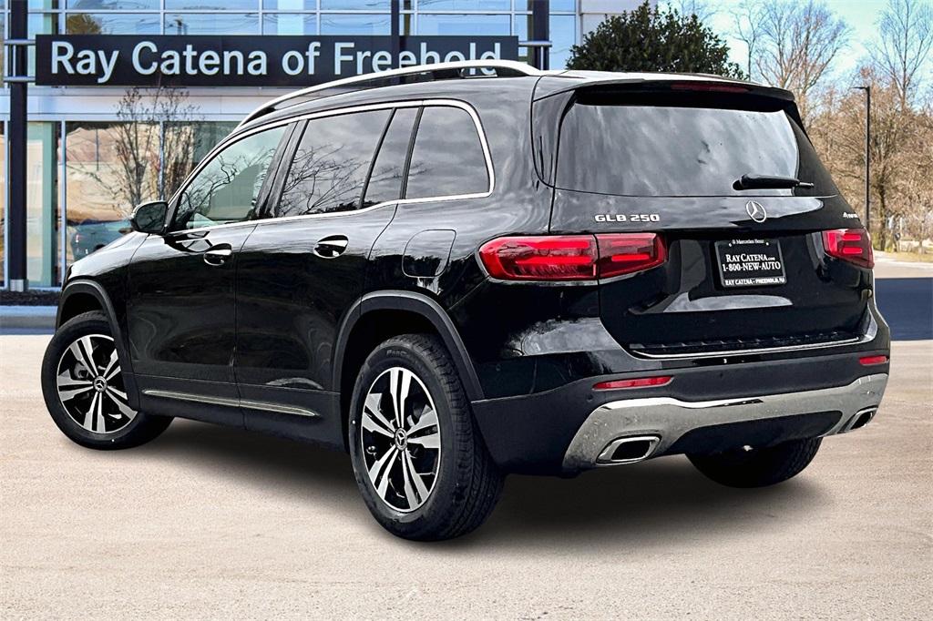 2025 Mercedes Benz GLB 250 4MATIC photo 3