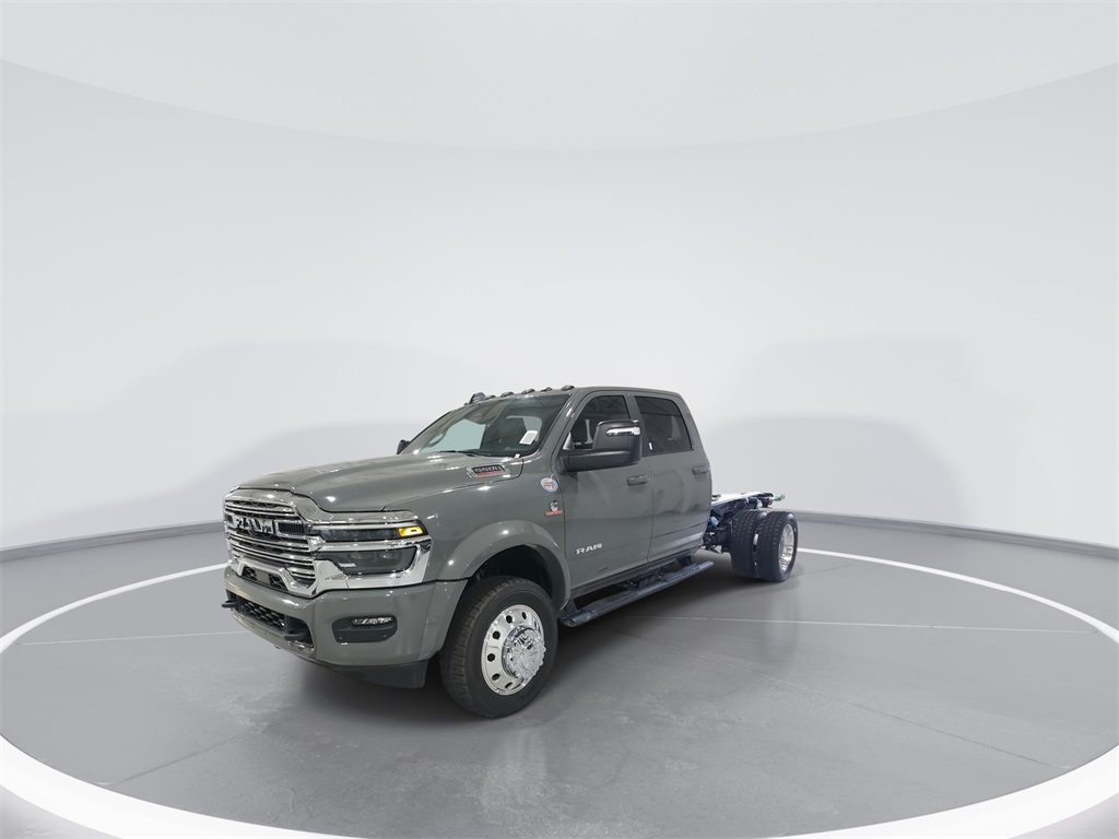 2026 Ram 5500 photo 3