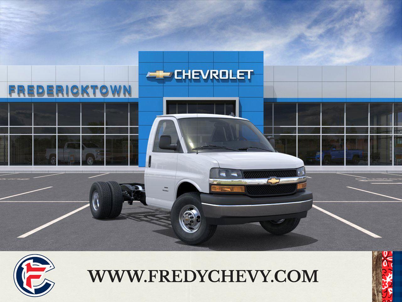 2025 Chevrolet Express Cutaway Base's photo