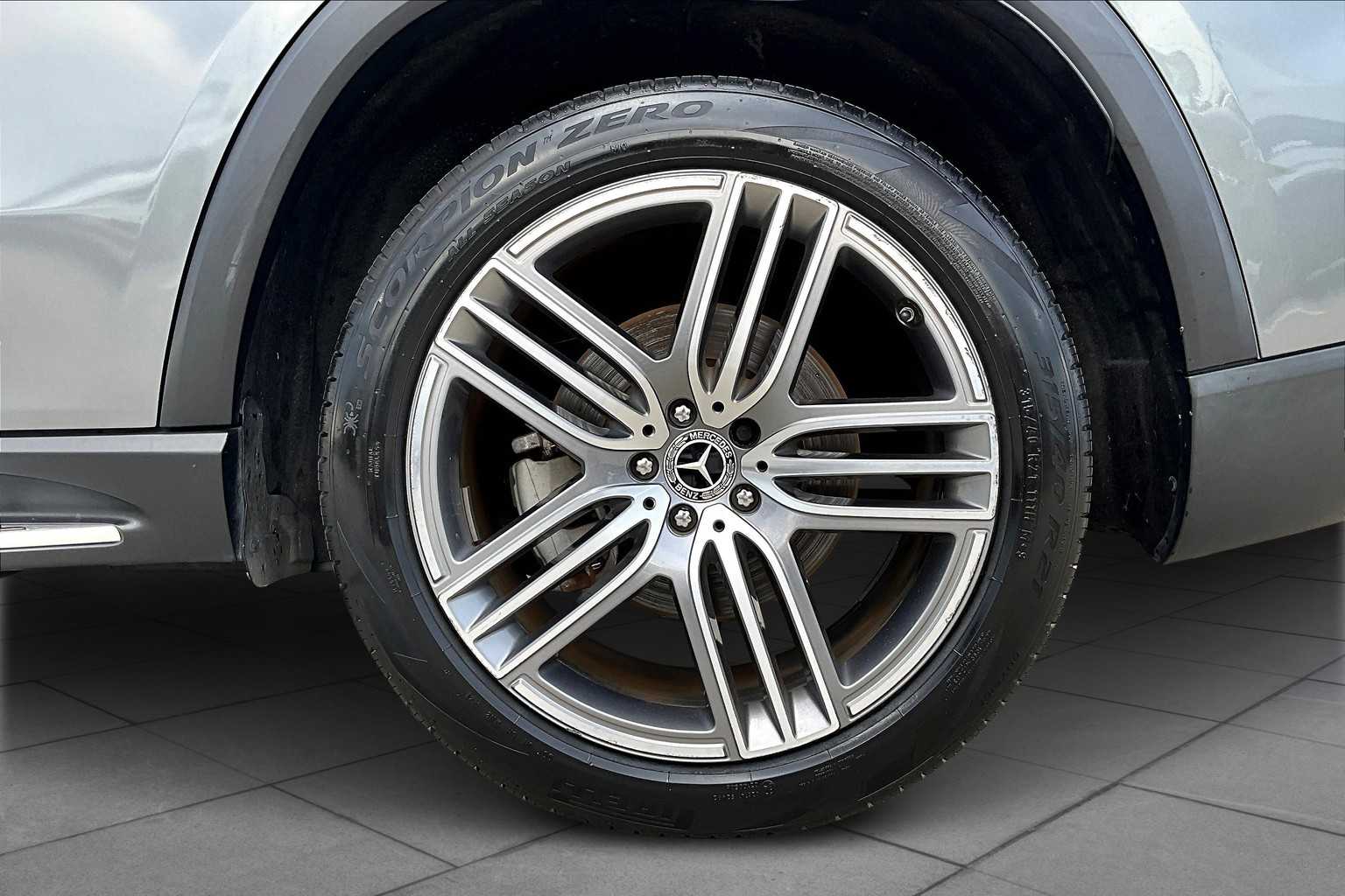 2022 Mercedes Benz GLS 450 4MATIC photo 10