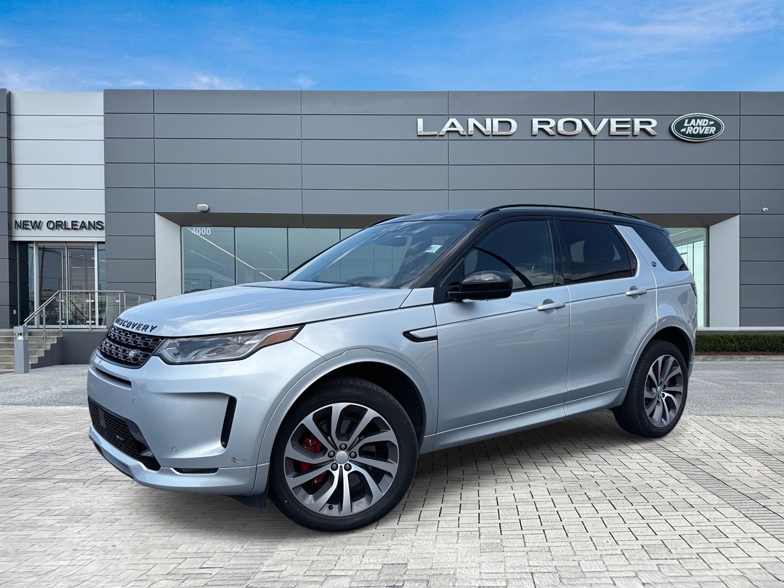 2023 Land Rover Discovery Sport SE's photo