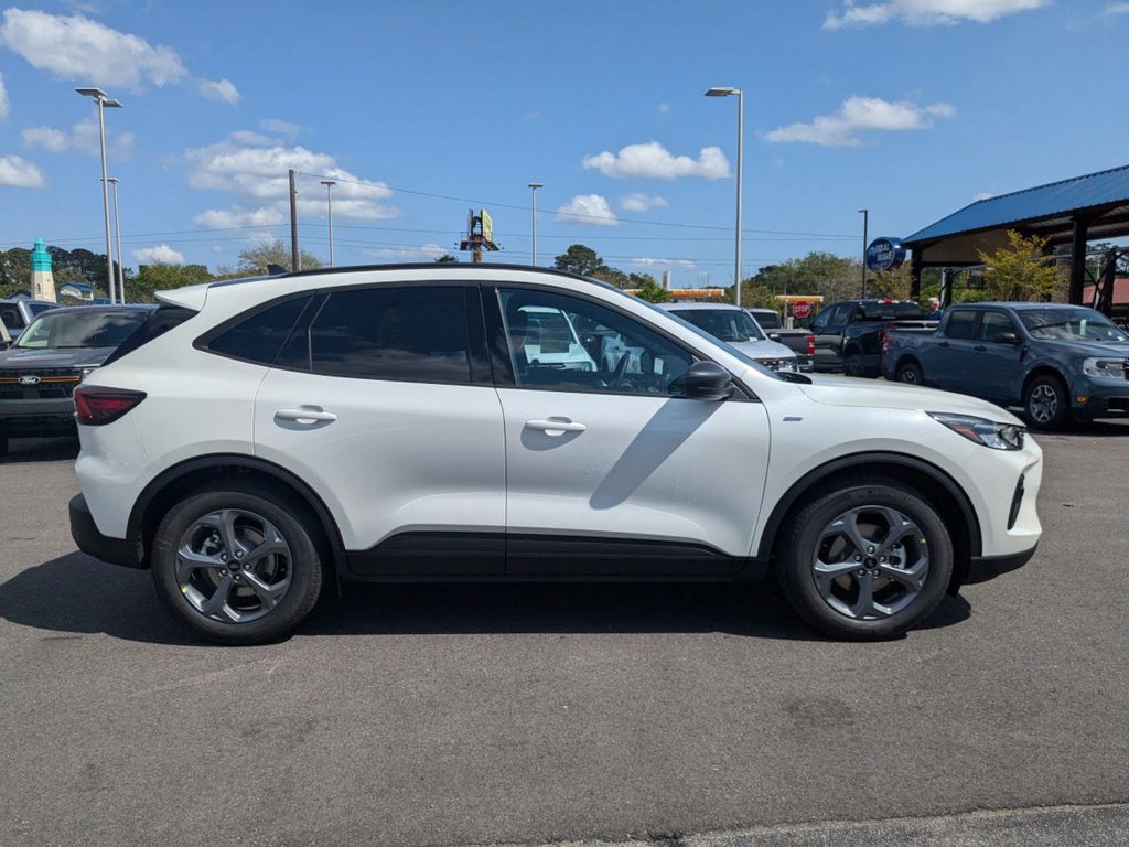 2025 Ford Escape ST-Line photo 3