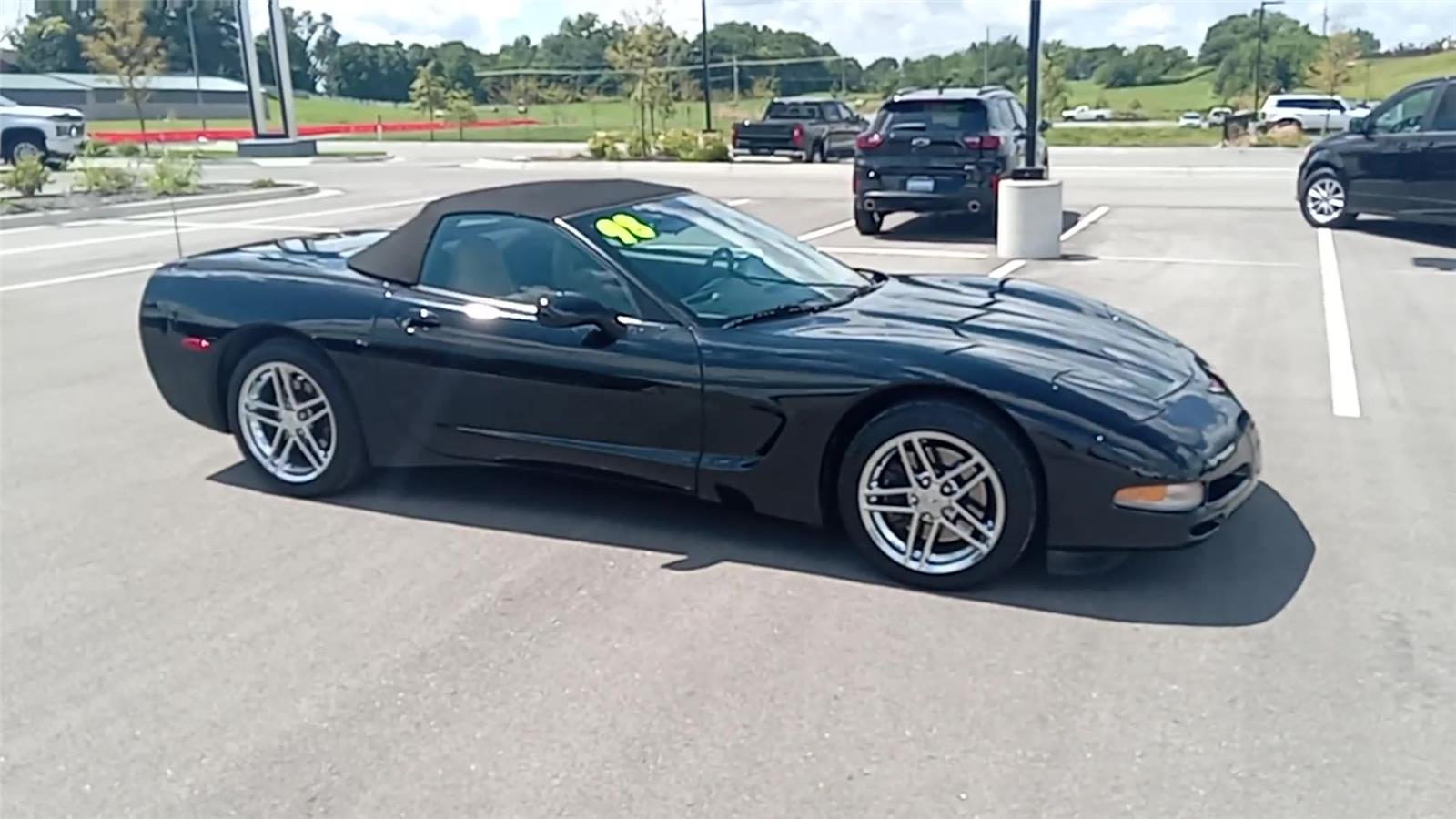 Used 1998 Chevrolet Corvette Base with VIN 1G1YY32G0W5114253 for sale in Kansas City