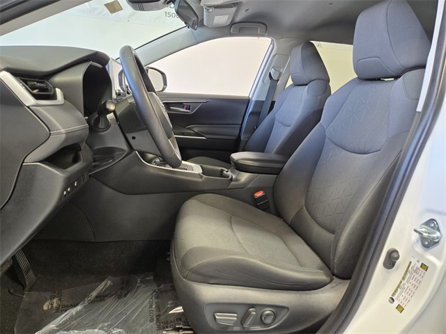 2023 Toyota RAV4 XLE photo 9