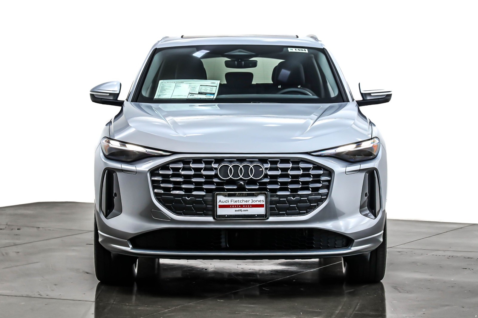 2025 Audi Q5 Premium TFSI photo 2