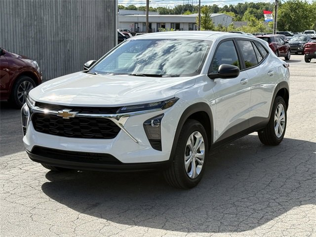 2024 Chevrolet Trax LS photo 10