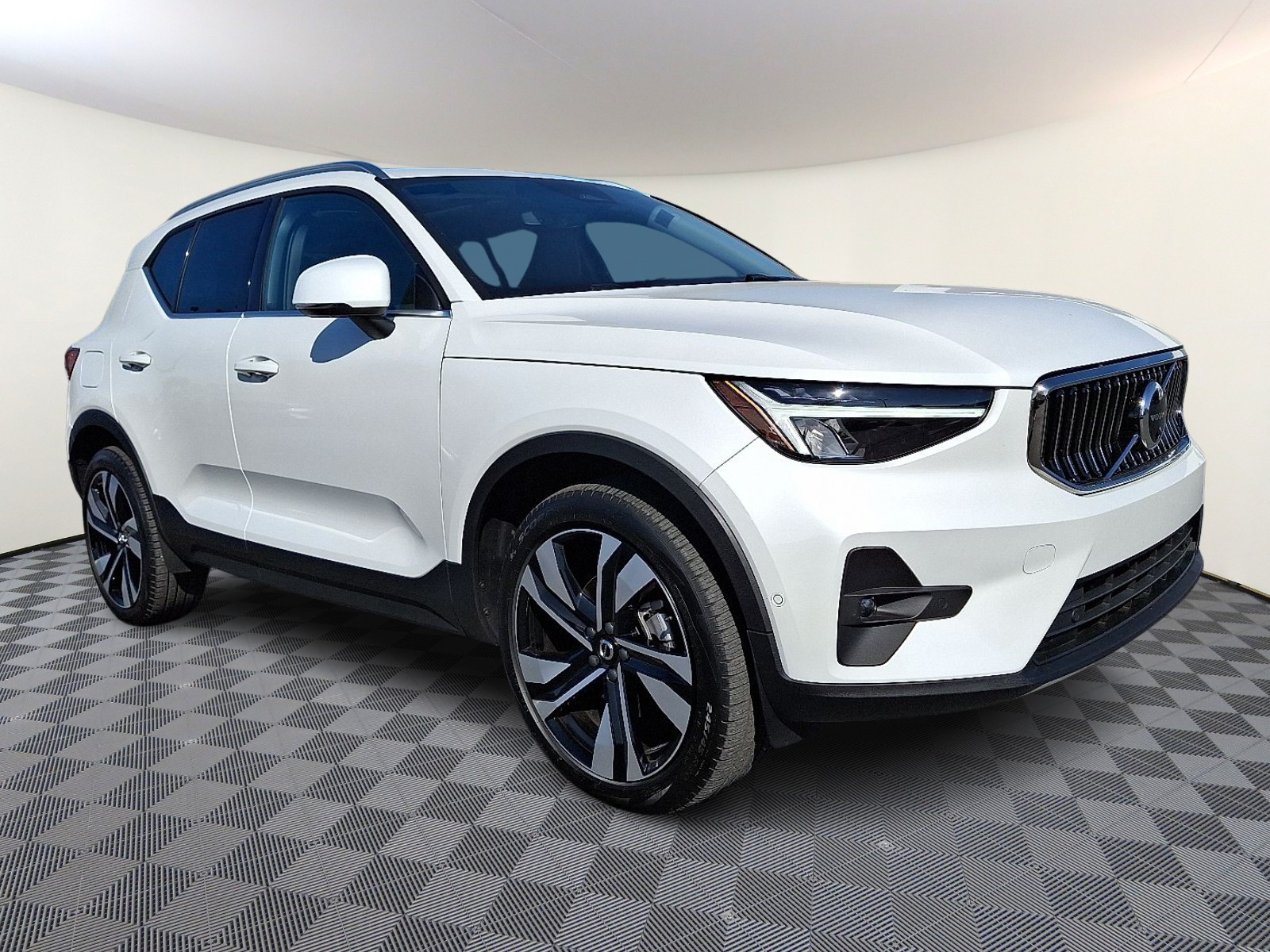 2024 Volvo XC40