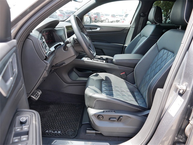 2024 Volkswagen Atlas Cross Sport SEL Premium R-Line photo 13
