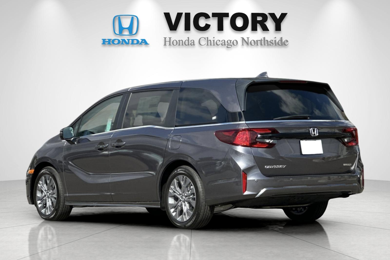 2026 Honda Odyssey Touring photo 2