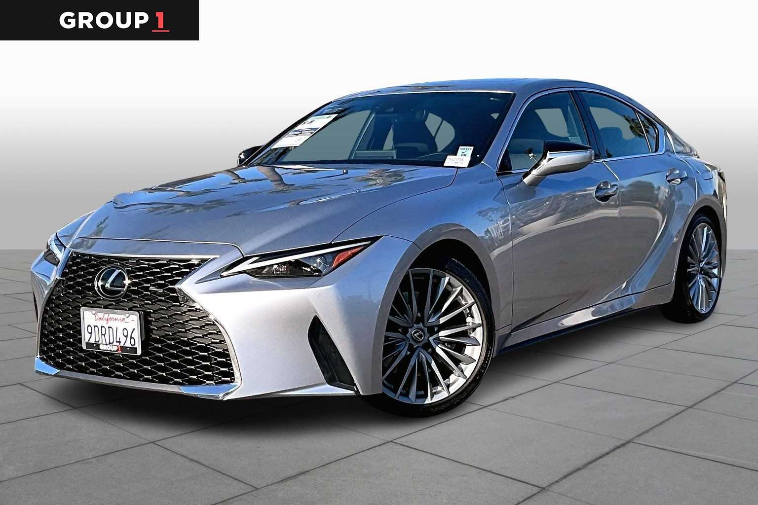 2023 Lexus IS 300's photo