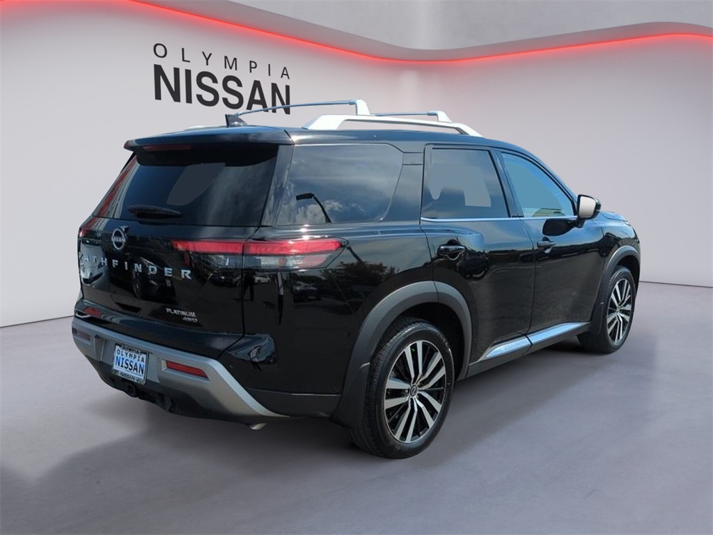 2024 Nissan Pathfinder Platinum photo 8