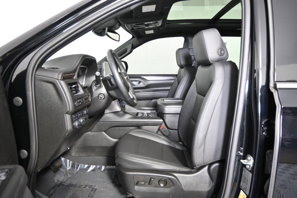2023 Chevrolet Suburban LT photo 21