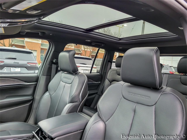 2024 JEEP GRAND CHEROKEE - Image 10