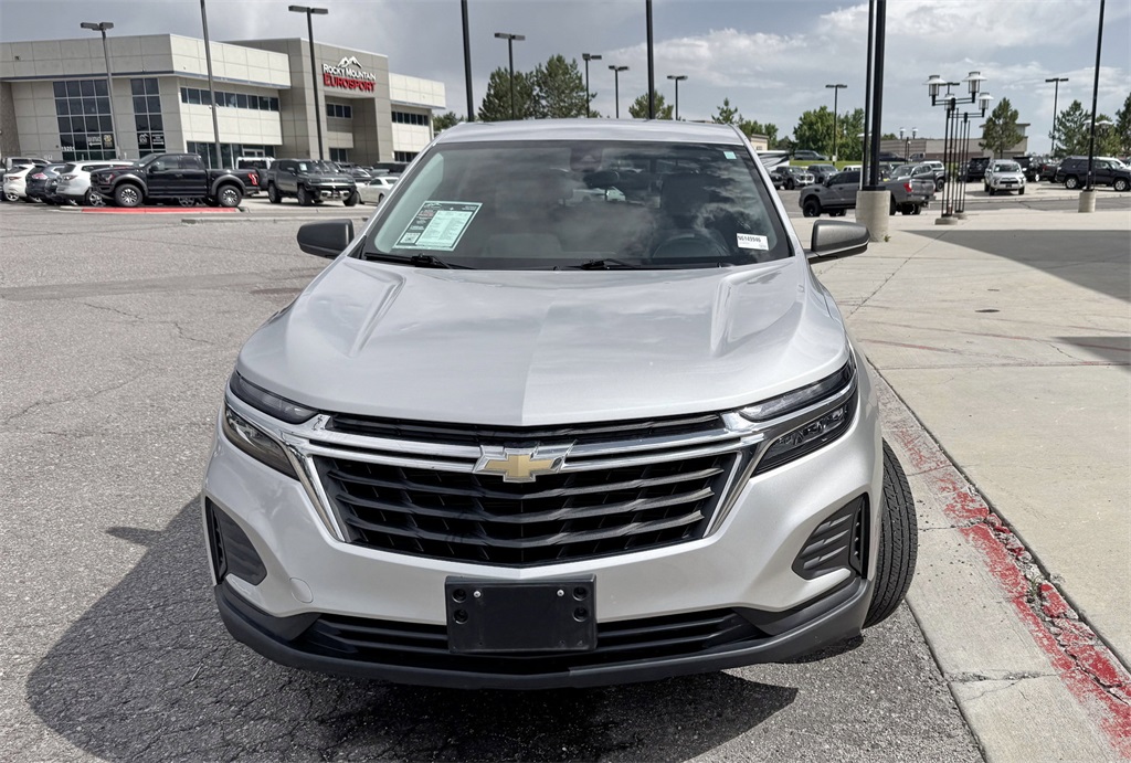 2022 Chevrolet Equinox LS photo 3