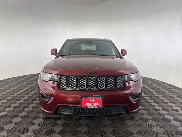 2021 Jeep Grand Cherokee Laredo X photo 2