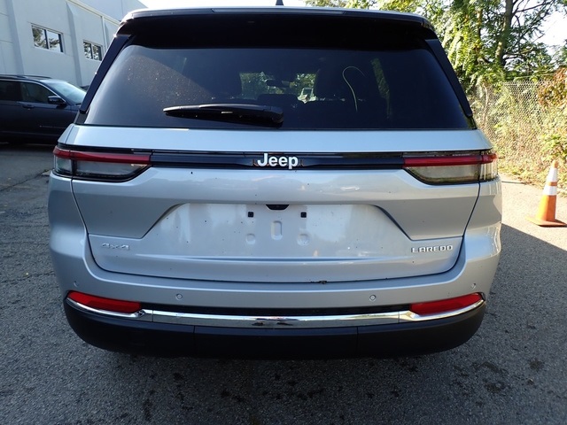 2025 Jeep Grand Cherokee Laredo X photo 2