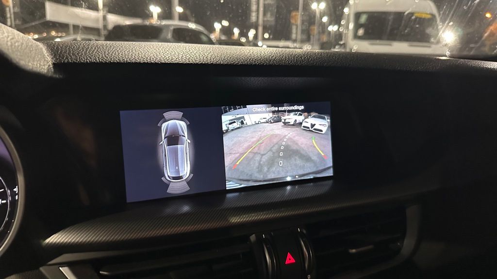 2022 Alfa Romeo Stelvio Ti photo 9