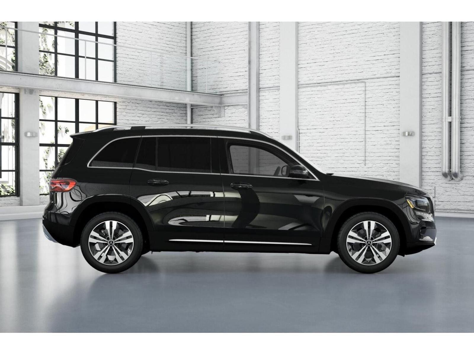 2025 Mercedes Benz GLB 250 photo 3
