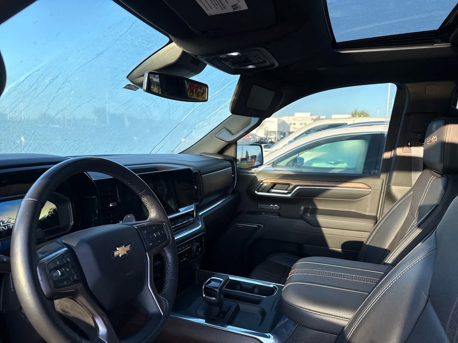 2023 Chevrolet Silverado 1500 High Country photo 4