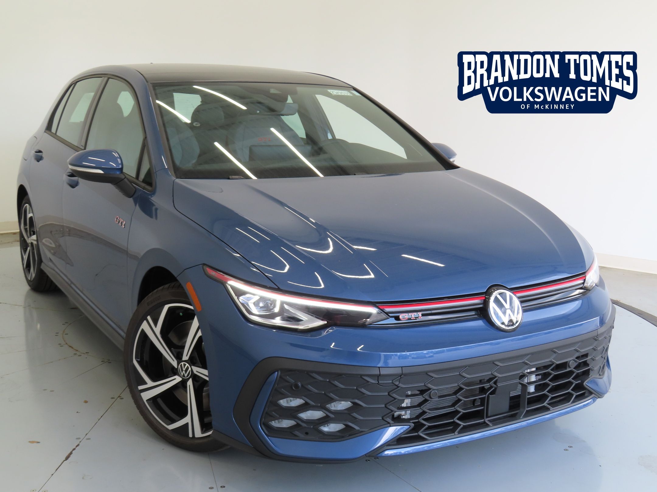 2025 Volkswagen Golf GTI SE's photo