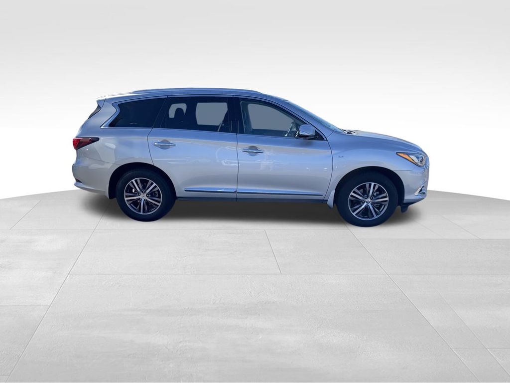2019 Infiniti QX60 Luxe photo 2