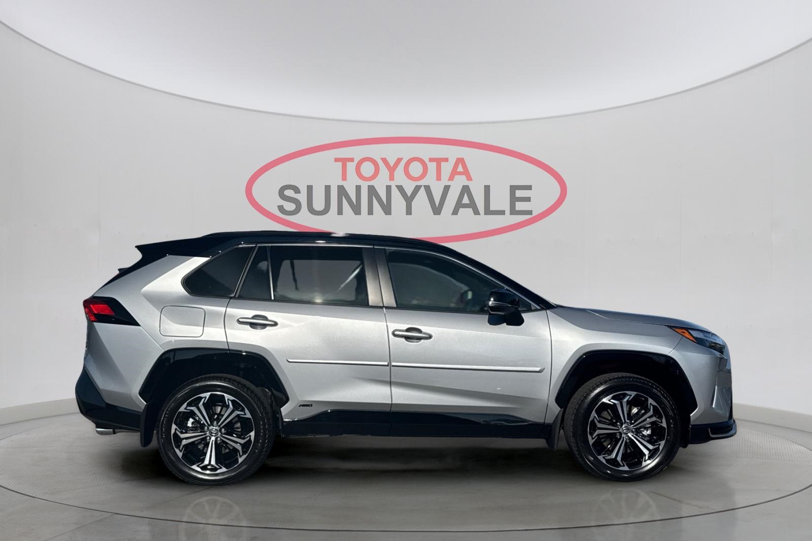 2025 Toyota RAV4 Hybrid XSE photo 5