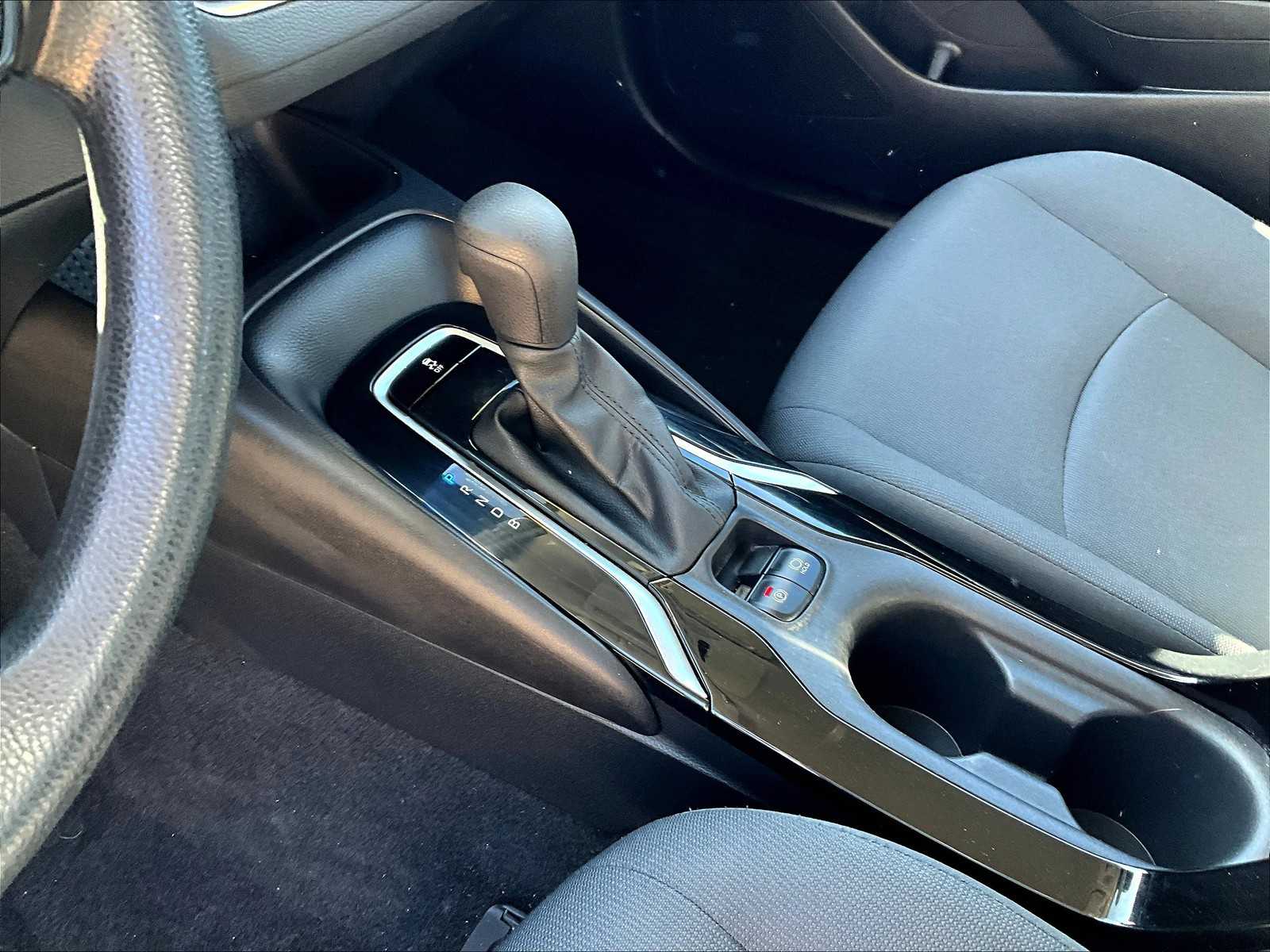 2021 Toyota Corolla LE photo 19