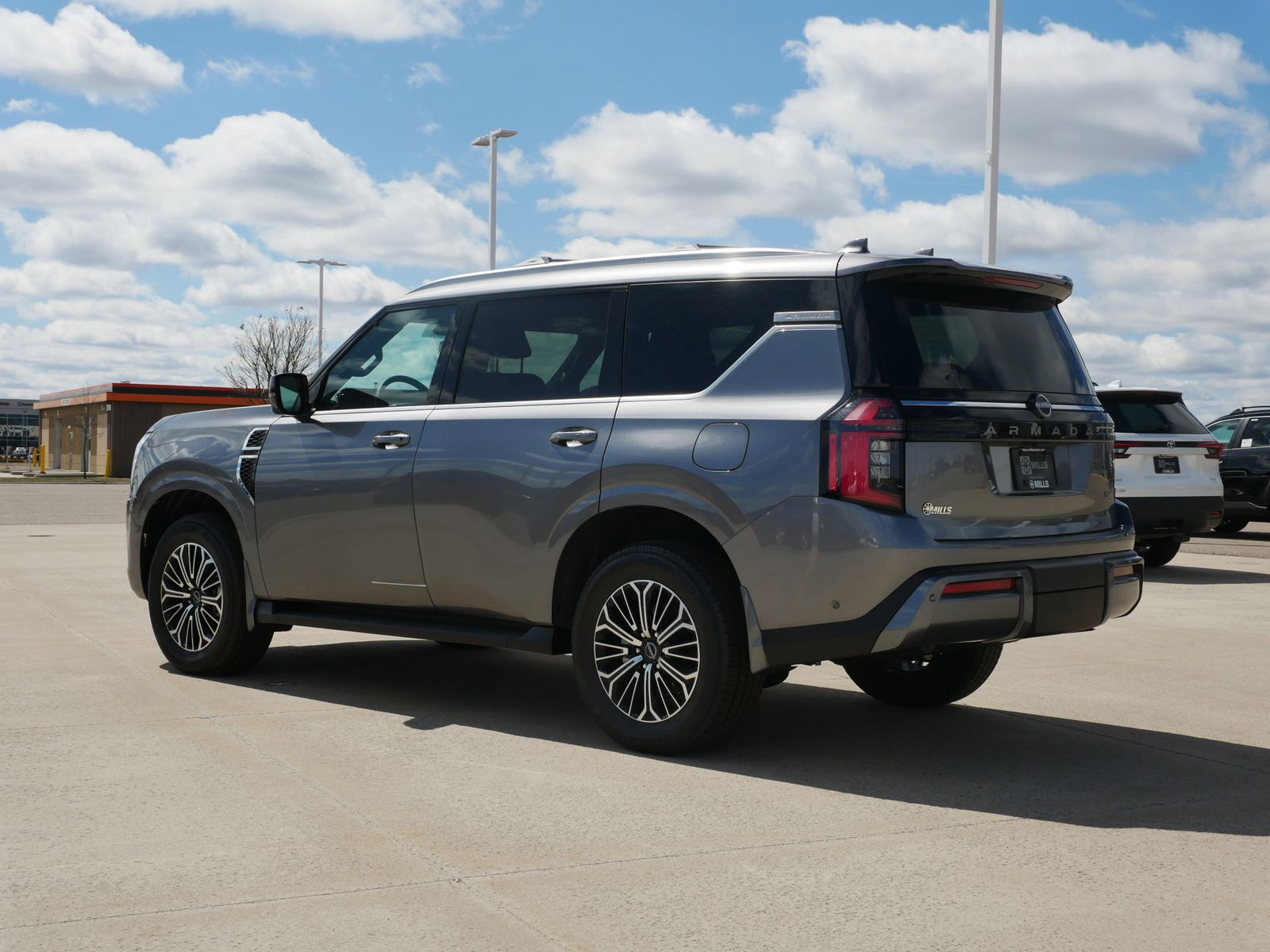 2025 Nissan Armada SL photo 3